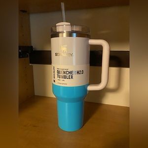 Stanley Flowstate 40 Oz Exclusive Quencher Tumbler - Pool Ombré - Sold Out ⚡️